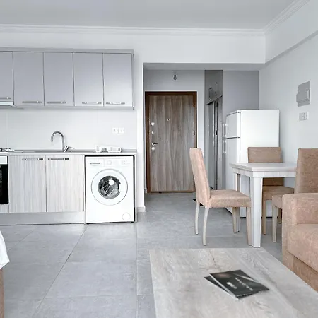 Poseidon Long Beach Apartment *